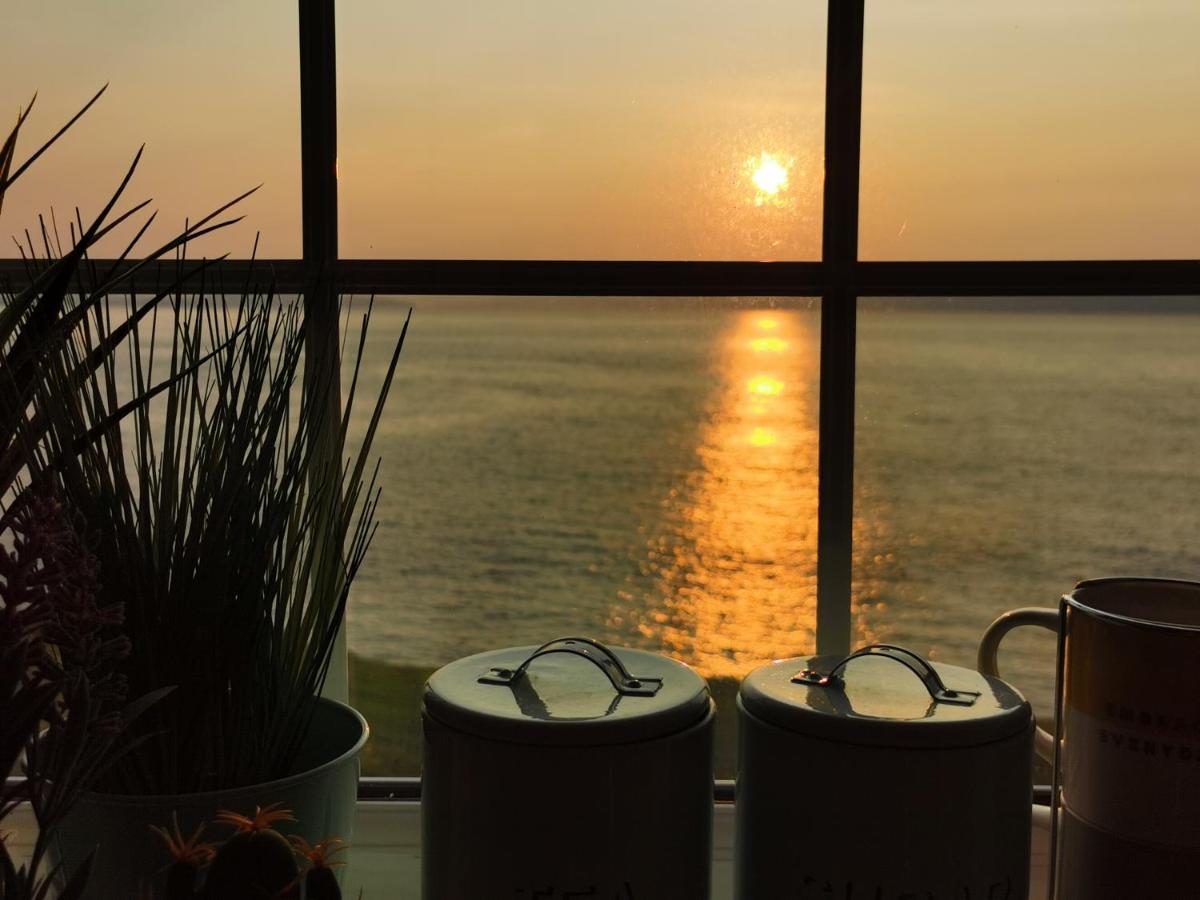 Strathy Point Lighthouse Apartment Bagian luar foto
